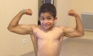 Un enfant très musclé