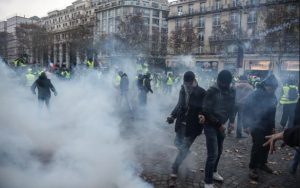 LES RÊVES DU PEUPLE ET SA DOUCE RÉBELLION PONCTUELLE